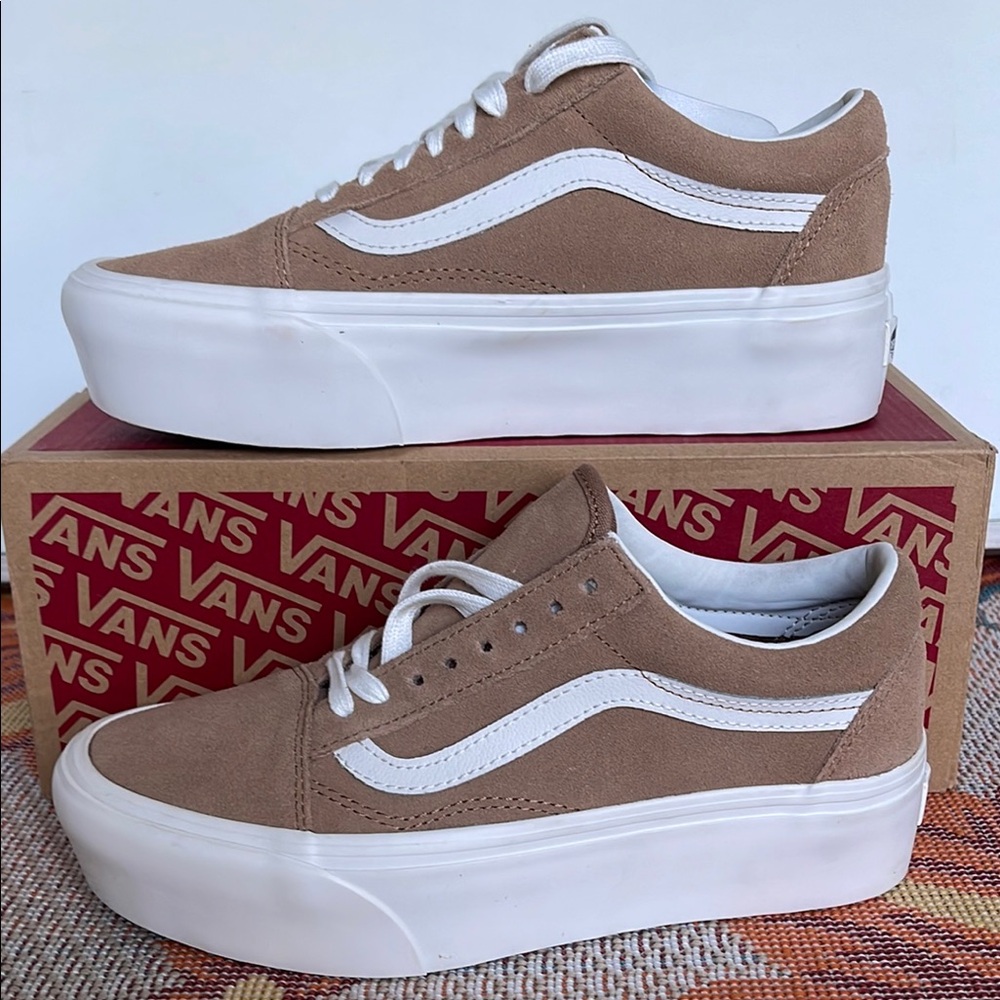 Vans Men’s Old Skool Stacked Soft Suede Burro/True White 
VN0A7Q5MB69
Platforms - Picture 2 of 16